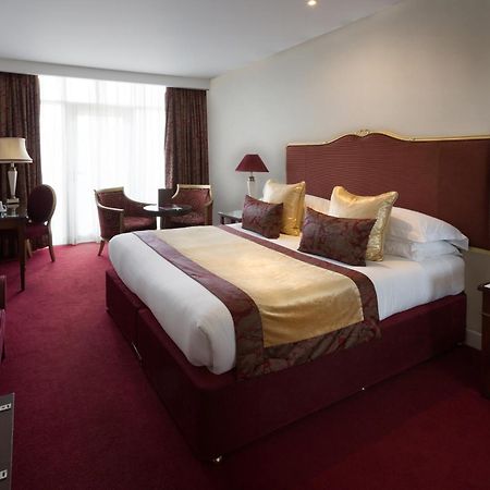 טאים The Oxfordshire Golf & Spa Hotel חדר תמונה
