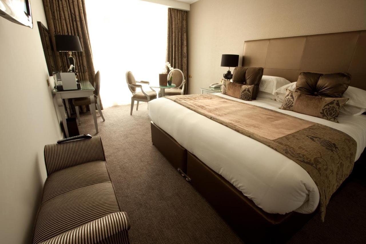 טאים The Oxfordshire Golf & Spa Hotel מראה חיצוני תמונה