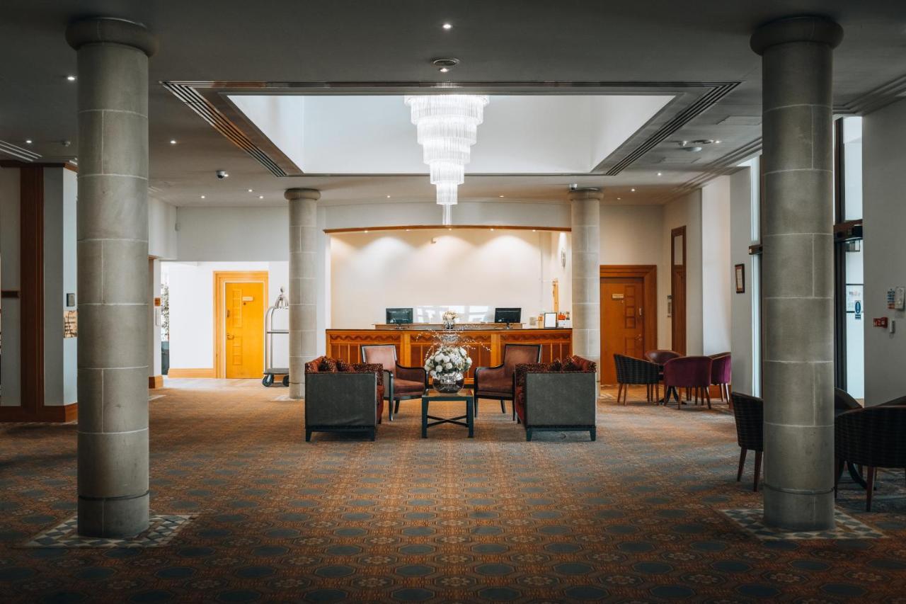 טאים The Oxfordshire Golf & Spa Hotel מראה חיצוני תמונה