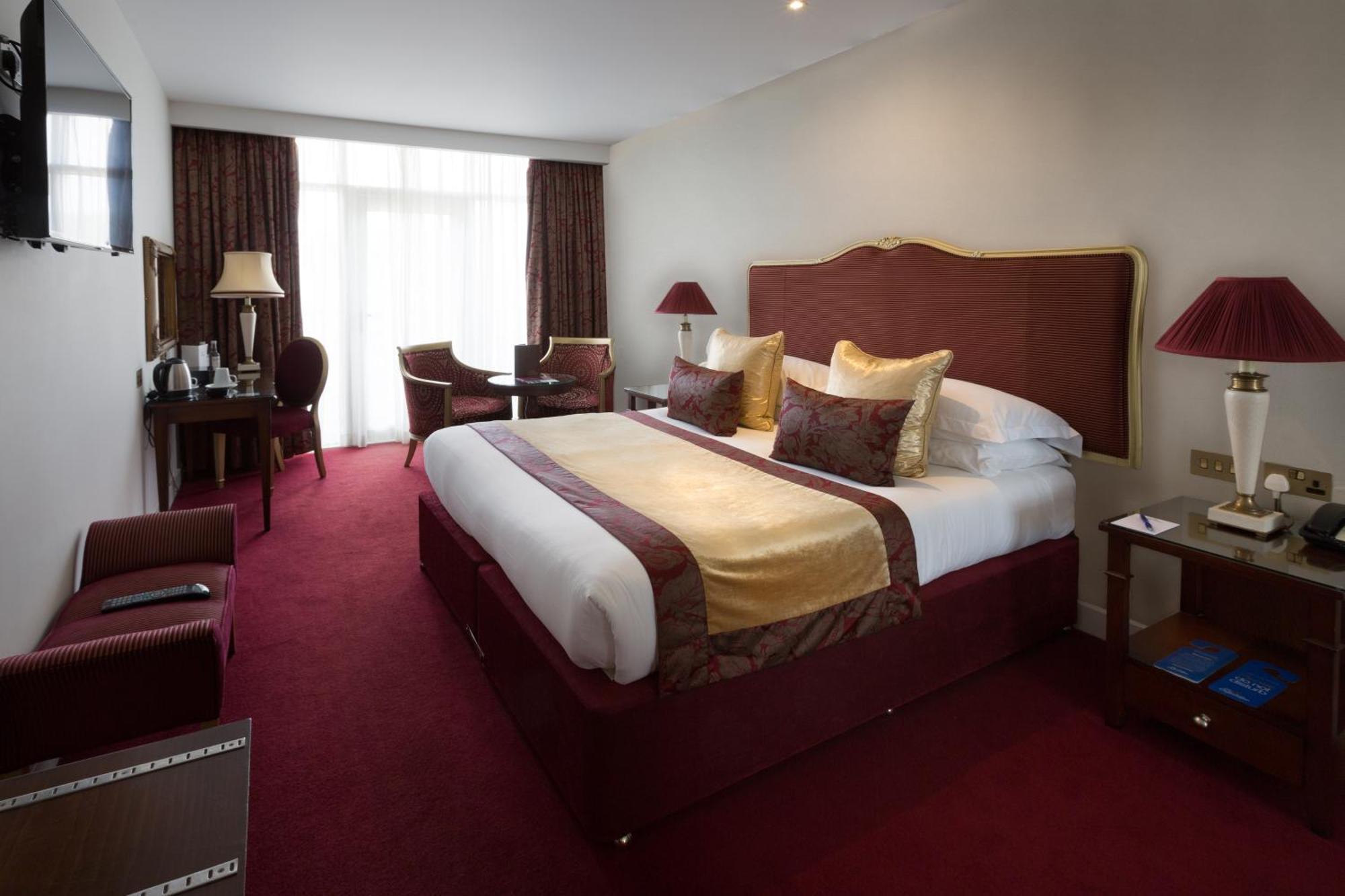 טאים The Oxfordshire Golf & Spa Hotel חדר תמונה