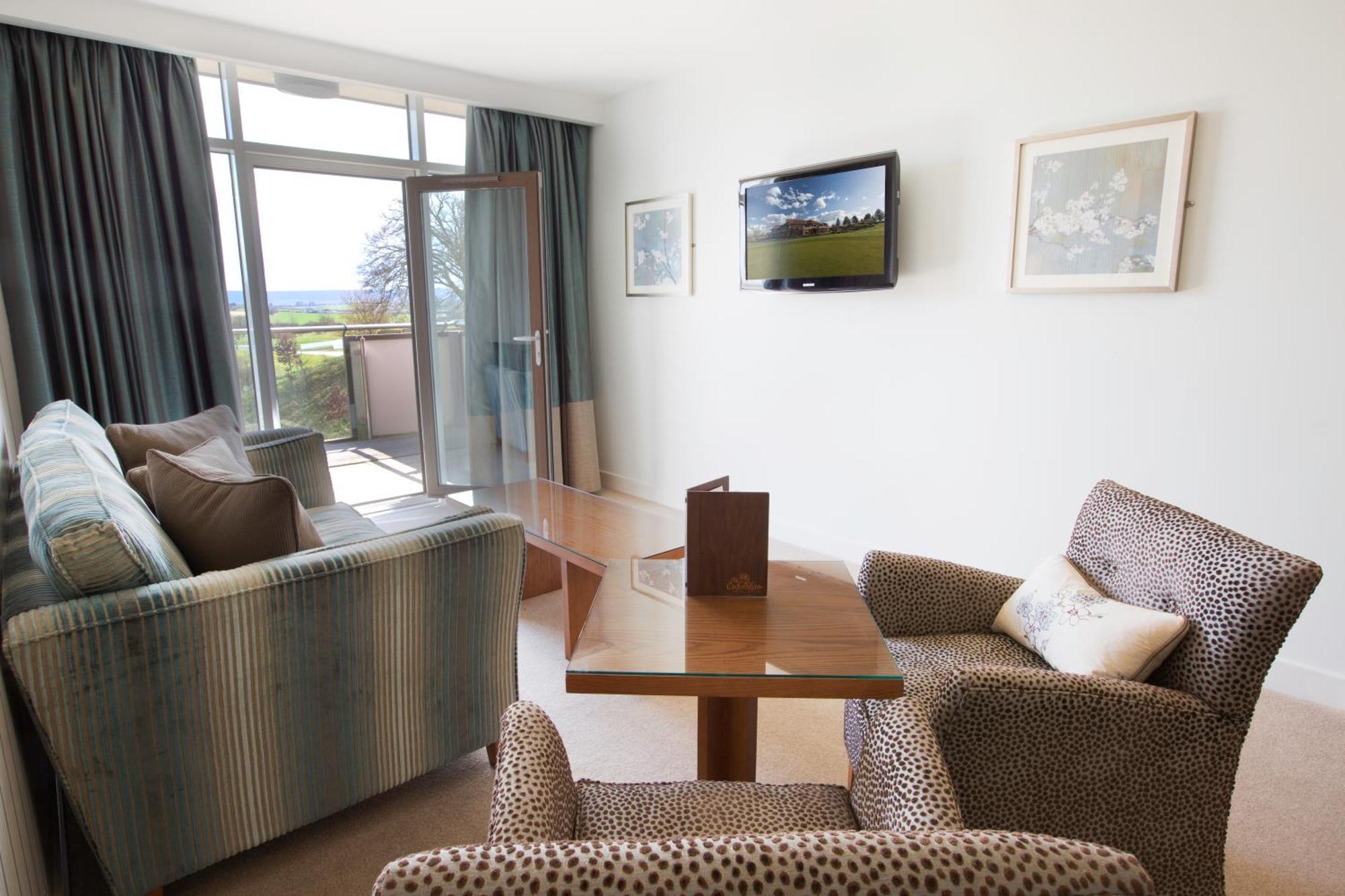 טאים The Oxfordshire Golf & Spa Hotel חדר תמונה