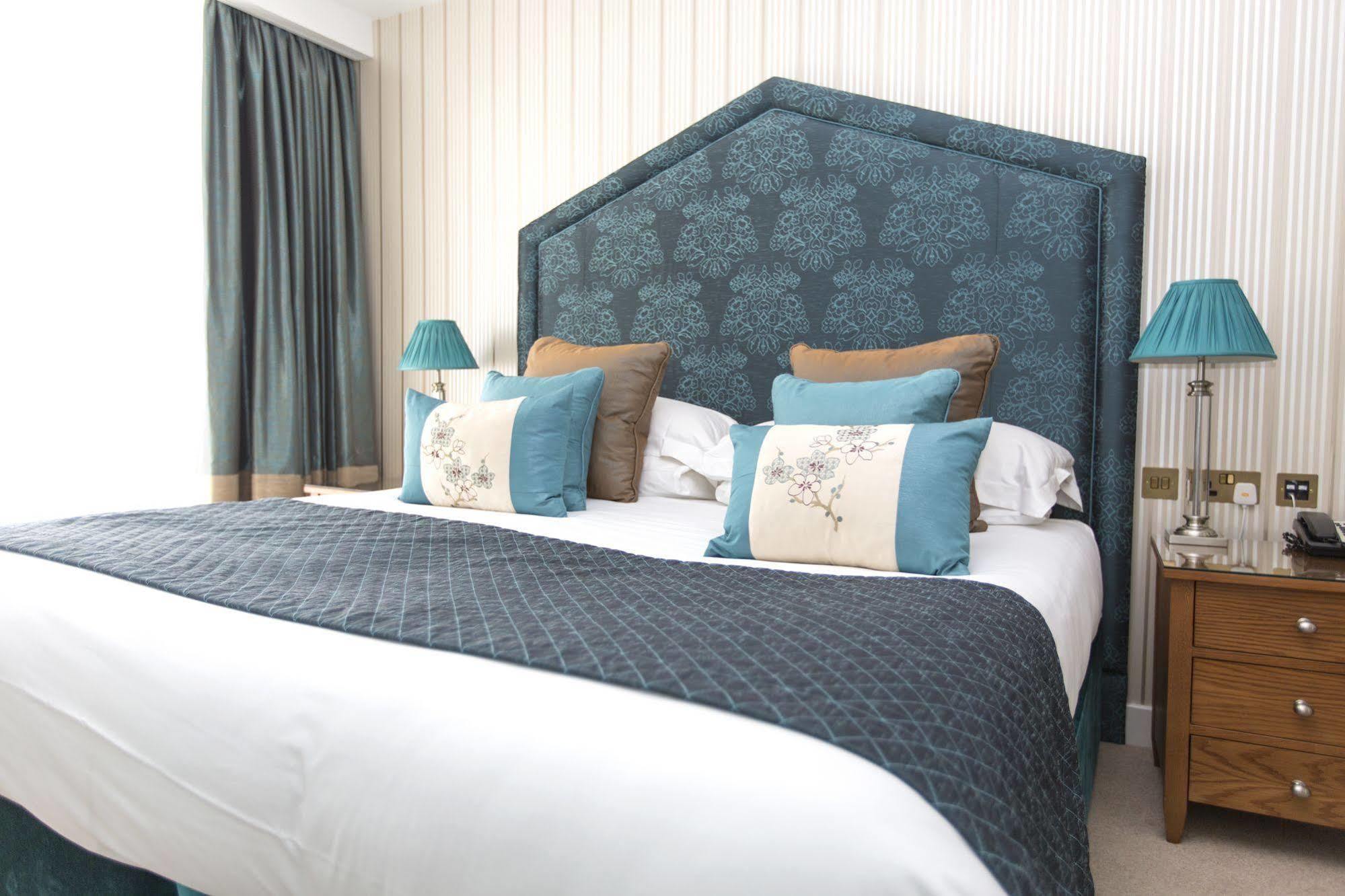 טאים The Oxfordshire Golf & Spa Hotel מראה חיצוני תמונה