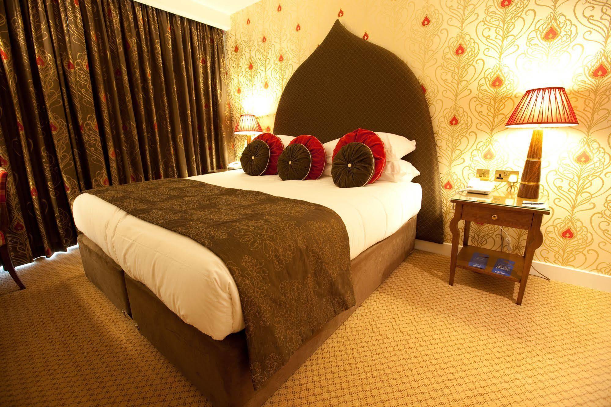 טאים The Oxfordshire Golf & Spa Hotel מראה חיצוני תמונה